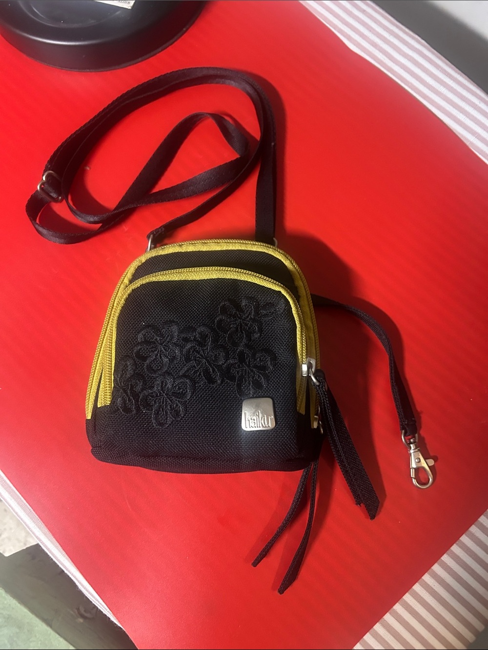 Unknown Brand Black & Yellow Crossbody Mini Bag